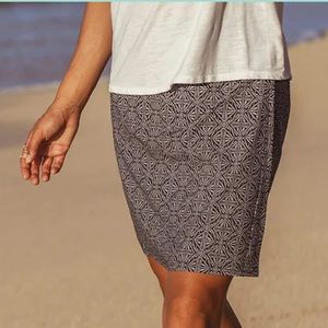 RipSkirt Hawaii, length 2 black pearl batik wrap skirt, size large